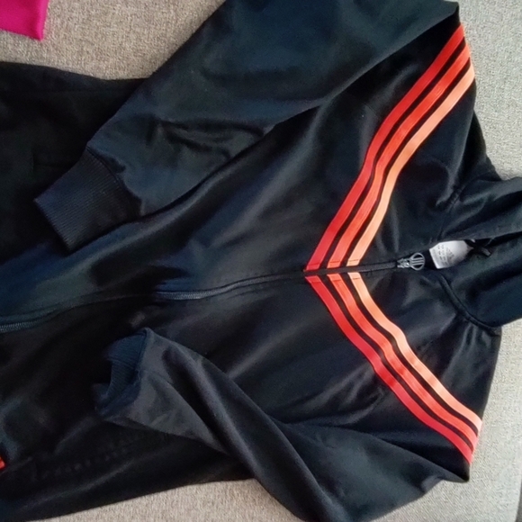 Bundle of 3 Jackets Champions, Nike, Adidas - Picture 10 of 14